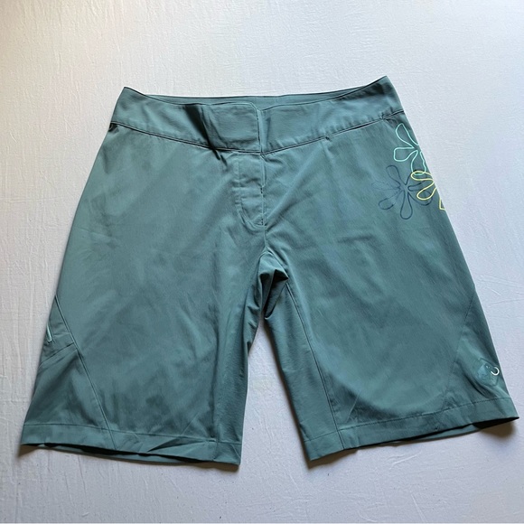 MAMMUT teal green athletic floral nylon spandex high rise shorts
